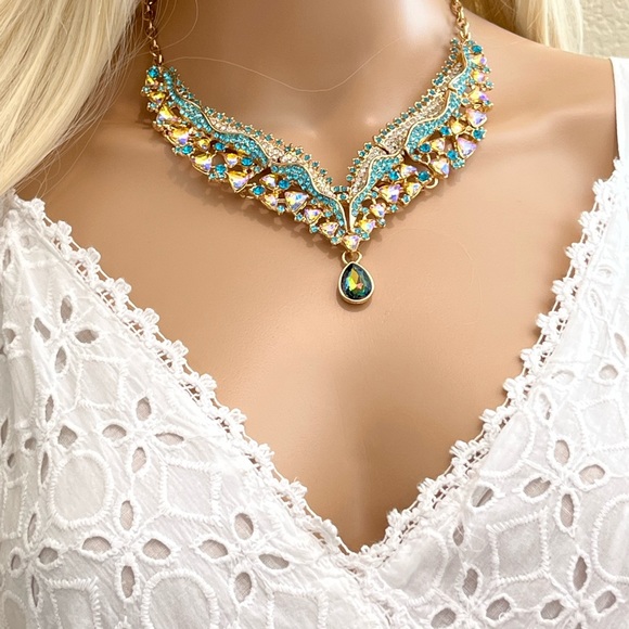Eye Candy Arielle Statement Necklace Green/Turquoise / Crystal. - Picture 8 of 8